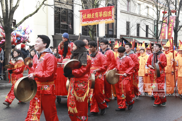 巴黎13区新年大游行(图组3)