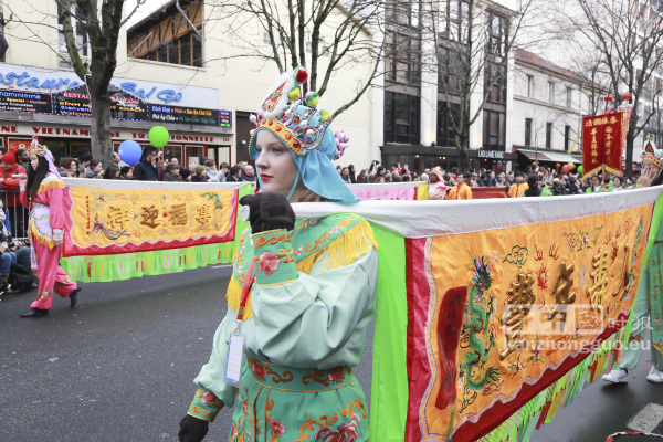巴黎13区新年大游行(图组4)