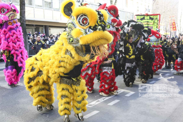 巴黎13区新年彩妆大游行(图组1)
