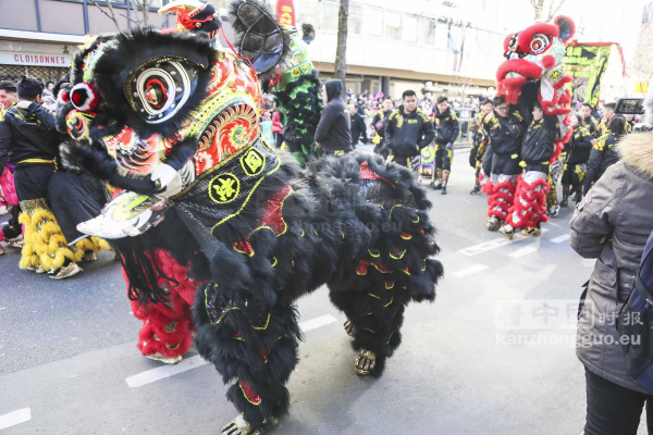 巴黎13区新年彩妆大游行(图组1)