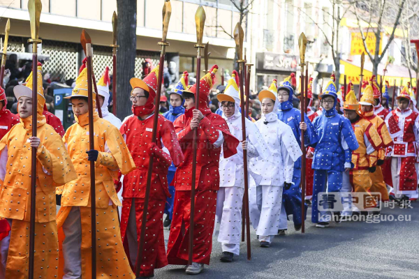 巴黎13区新年彩妆大游行(图组1)