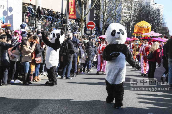 巴黎13区新年彩妆大游行(图组2)