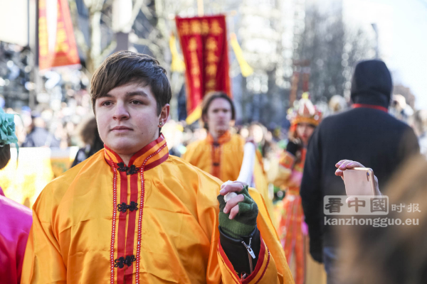 巴黎13区新年彩妆大游行(图组2)