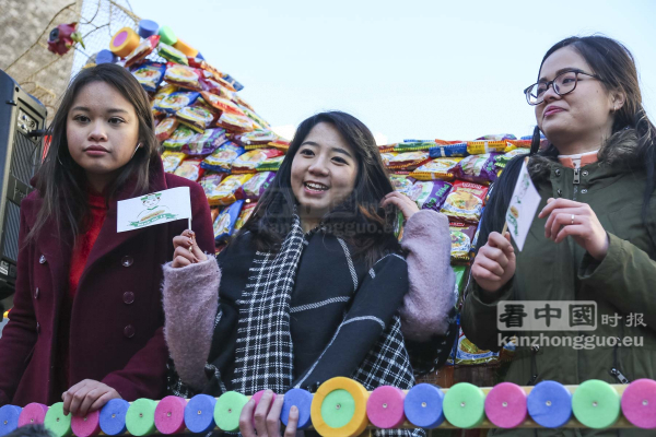 巴黎13区新年彩妆大游行(图组5)