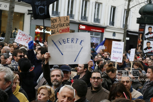 巴黎反恐大游行150万人 史无前例 (图组2) La plus grande manifestation enregistrée dans l'histoire de France (II) 巴黎反恐大游行150万人 史无前例 (图组2) La plus grande manifestation enregistrée dans l'histoire de France (II)