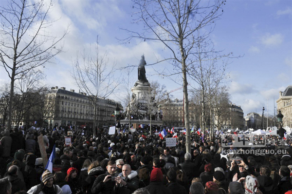 巴黎反恐大游行150万人 史无前例 (图组4) La plus grande manifestation enregistrée dans l'histoire de France (IV)