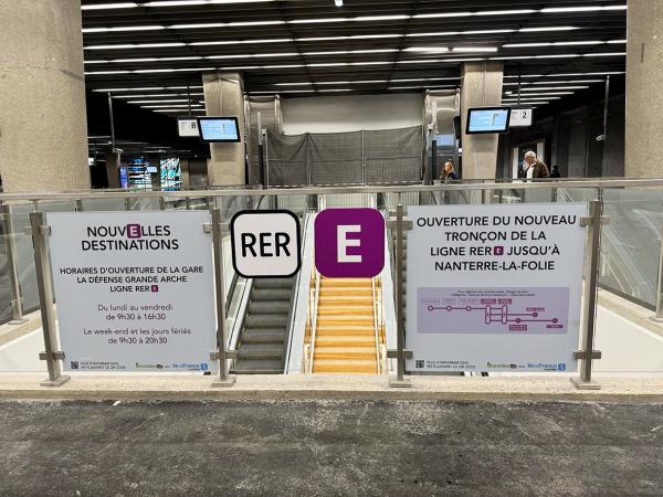 RER E快线延伸段上的拉德芳斯(La Défense Grande Arche)车站从今年5月6日开始投入使用。(摄影:彭晓莹/看中国))